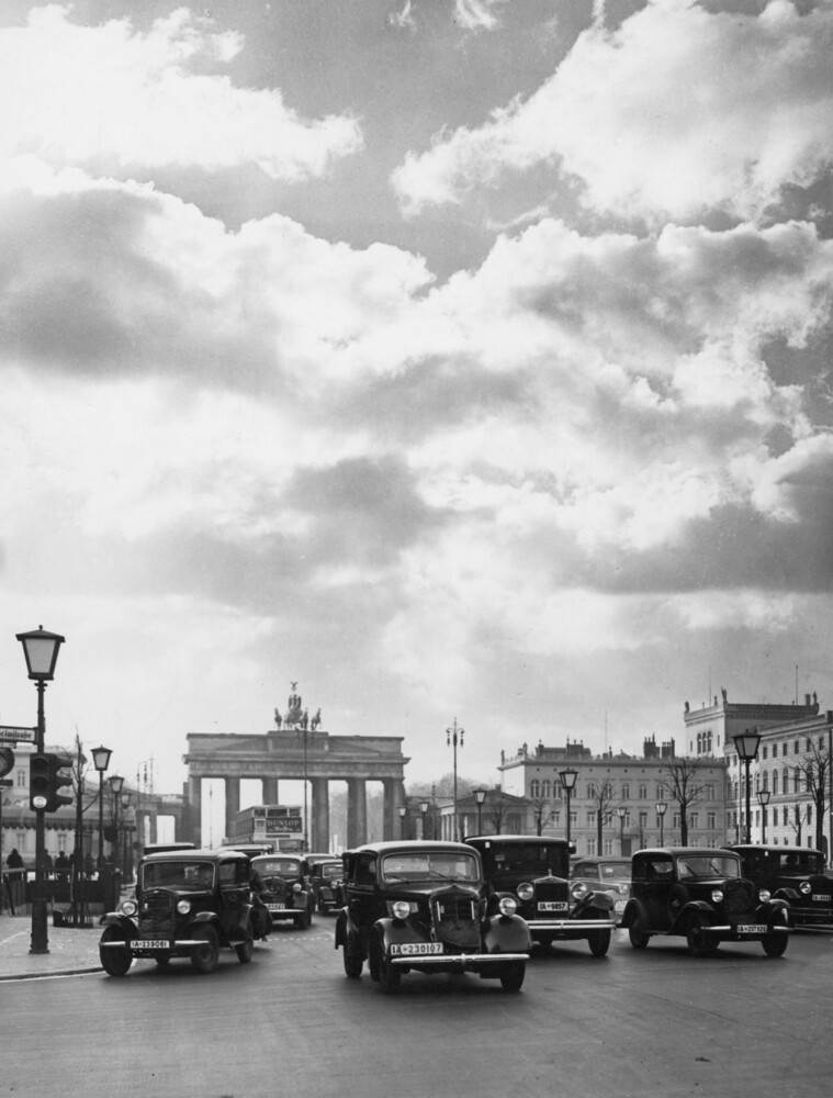 Suddeutsche Zeitung Photo Berlin Unter Den Linden Photocircle Net