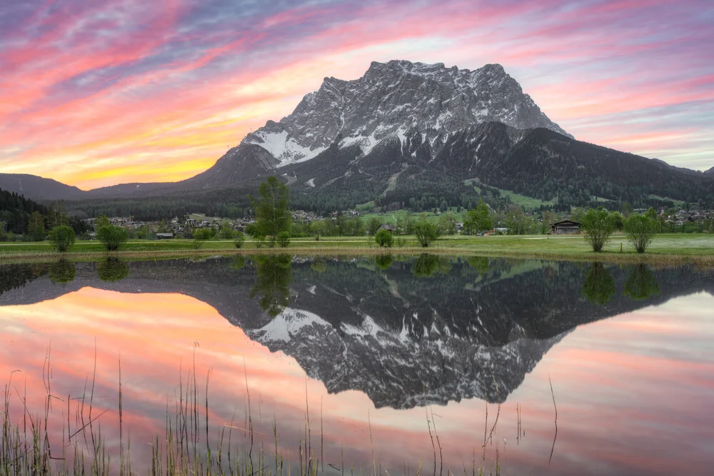 Die Tiroler Seite der Zugspitze - fotokunst von Michael Valjak