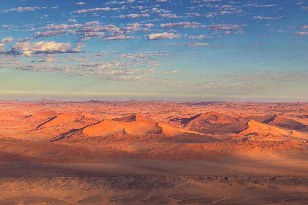 Namibia Sossusvlei am Morgen - fotokunst von Jean Claude Castor