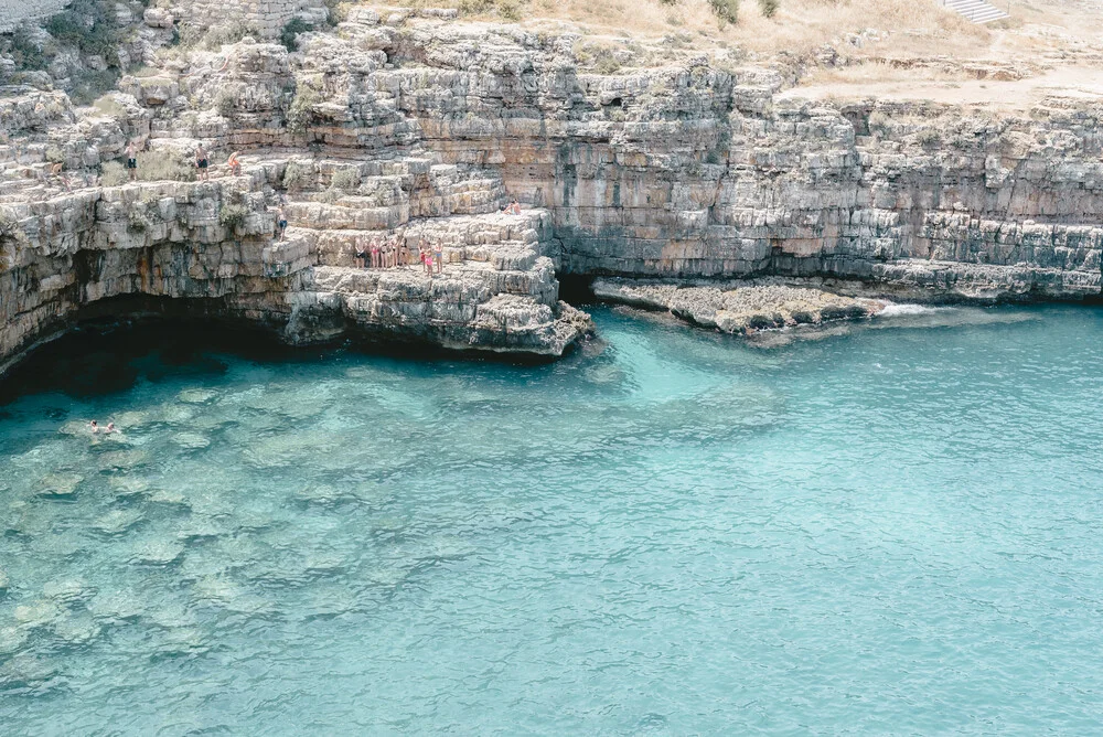 Rugged coast at Polignano a Mare in Italy - fotokunst von Photolovers .