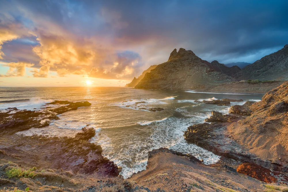 Teneriffa Punta del Hidalgo bei Sonnenaufgang - fotokunst von Michael Valjak