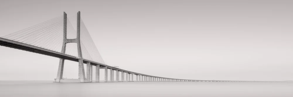 ponte vasco da gama lisbon - fotokunst von Dennis Wehrmann