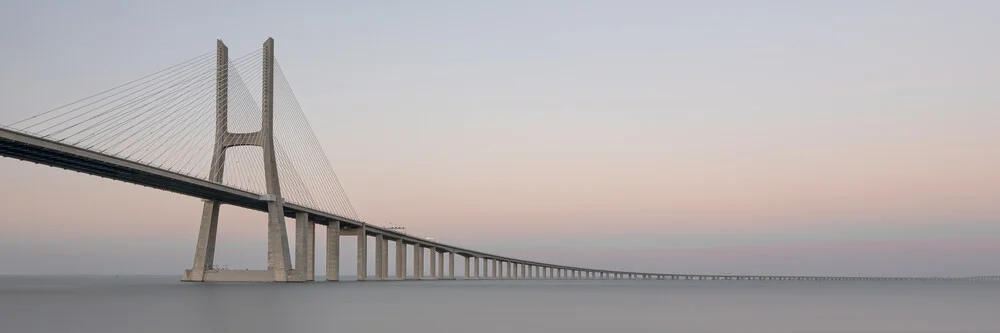 ponte vasco da gama lisbon II - fotokunst von Dennis Wehrmann