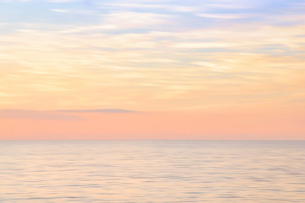 Sonnenaufgang in Pastelltönen - Abstrakte Fotografie - fotokunst von Rolf Schnepp