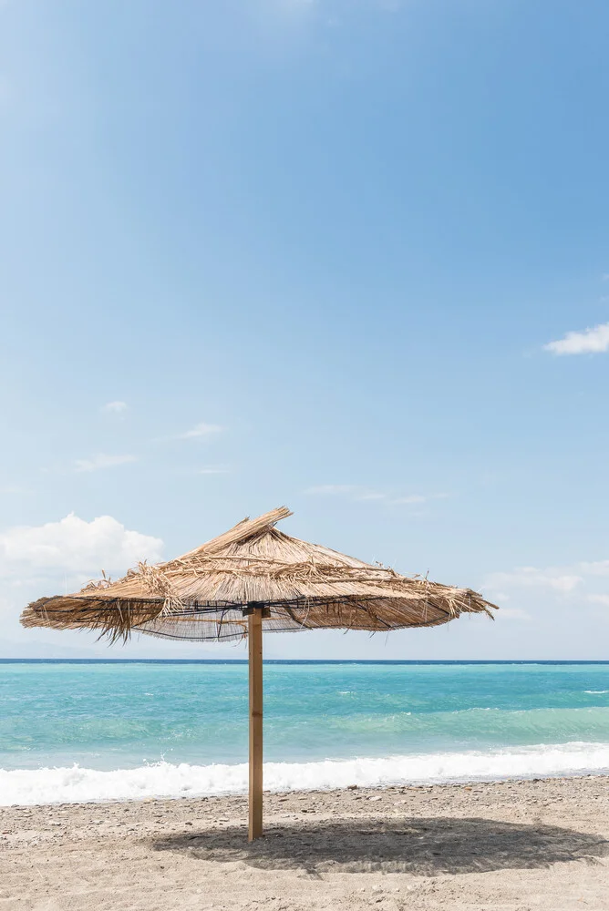 Beach umbrella on the beach - Fineart photography by Photolovers .