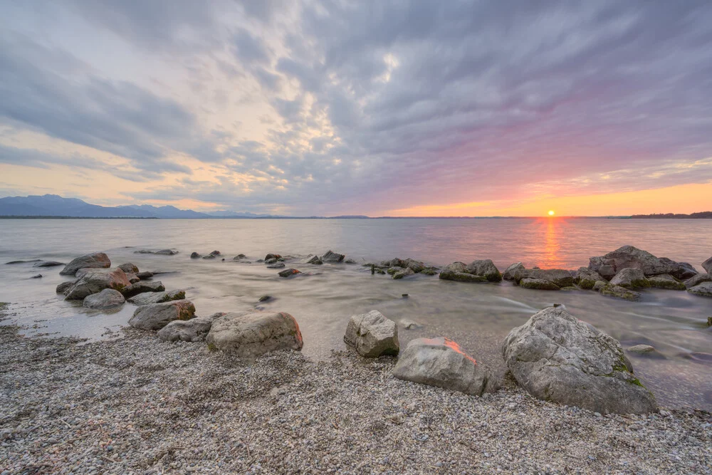 Evening on the beach in Chieming on Lake Chiemsee - Fineart photography by Michael Valjak