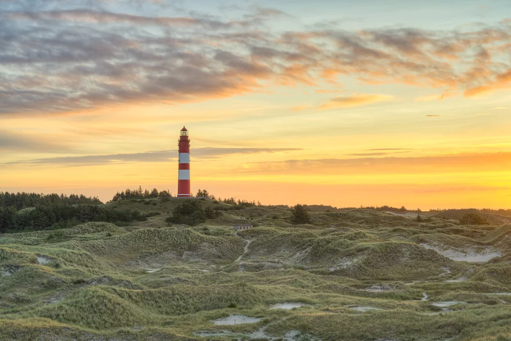 Leuchtturm auf Amrum - fotokunst von Michael Valjak