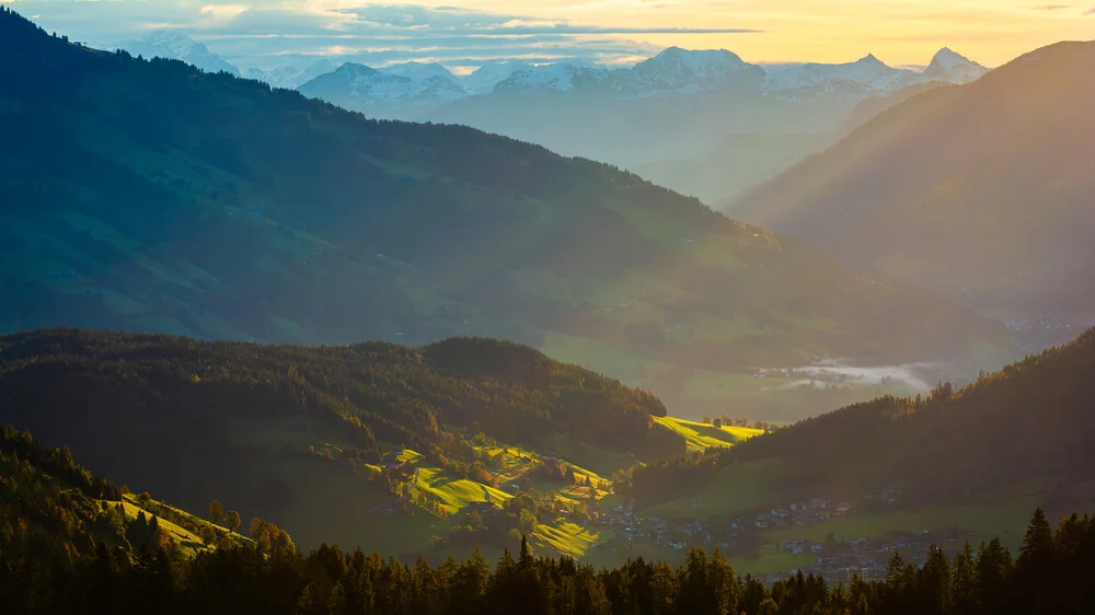 Sonnenaufgang in den Kitzbüheler Alpen - Fineart photography by Martin Wasilewski