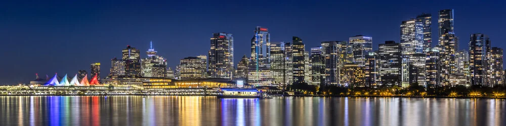 Beeindruckendes Abendpanorama aus Vancouver - fotokunst von Melanie Viola