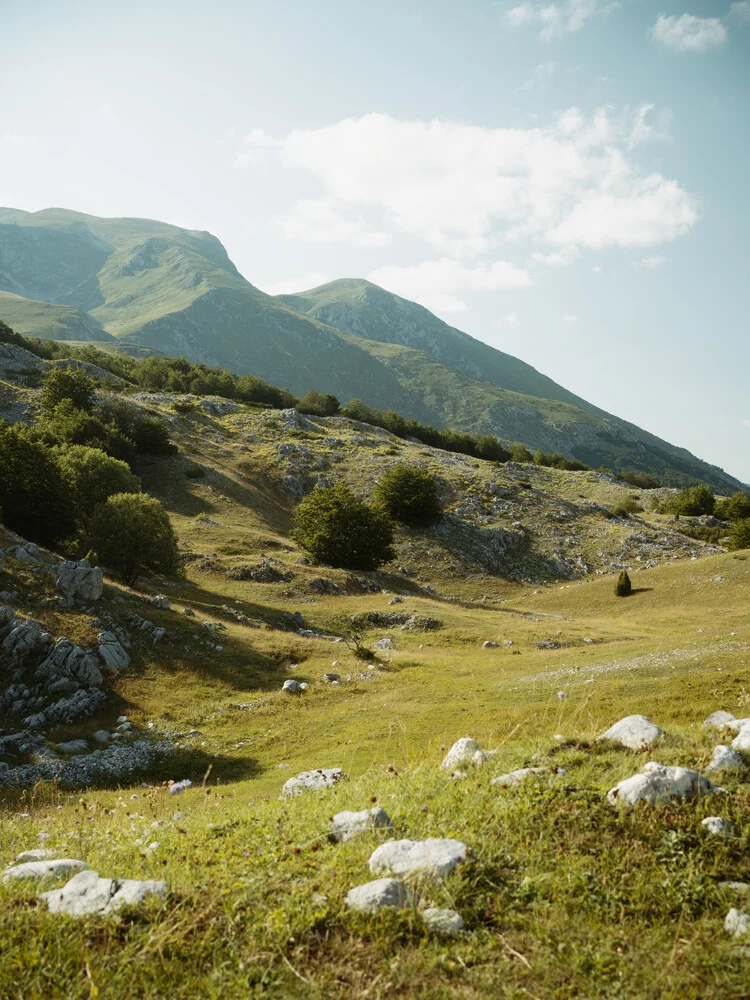 Berglandschaft in Montenegro - fotokunst von Claas Liegmann