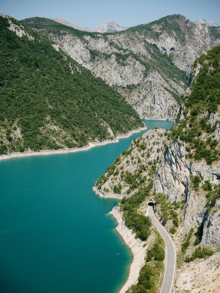 Entlang des Piva Sees - fotokunst von Claas Liegmann