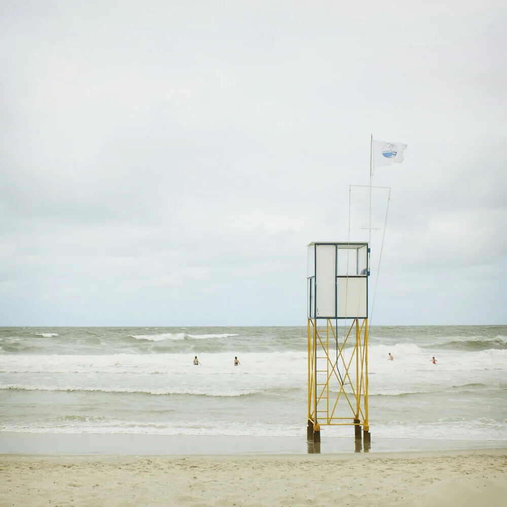 Bath time in the sea - Fineart photography by Manuela Deigert