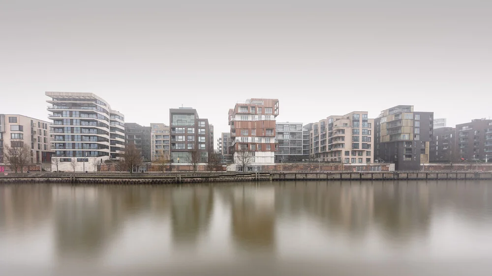 Panorama Hafen City Hamburg im morgendlichen Nebel - fotokunst von Dennis Wehrmann