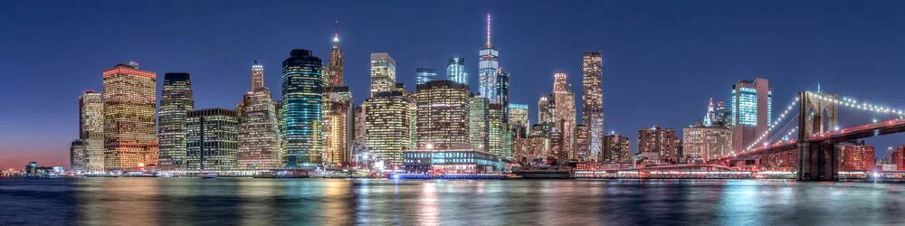 New York Skyline Panorama - fotokunst von Achim Thomae